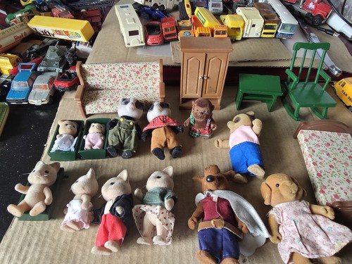 Lot personnages et meubles - lot,