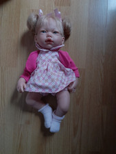 poupée de 40 cm M.GUCA