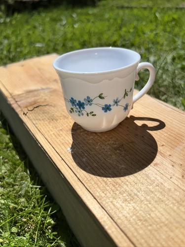 Vintage tasse arcopal myosotis