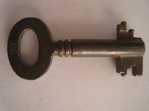 Ancienne petite clé - , de