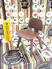 Miniature Eames LCW REAC –