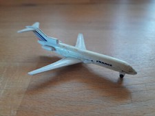 Avion de ligne commercial -