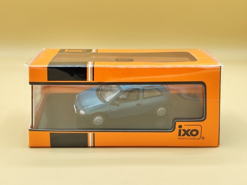 Opel corsa swing bleu - 1/43,
