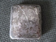 boîte à cigarettes ancienne metal blanc sculte un pecheur