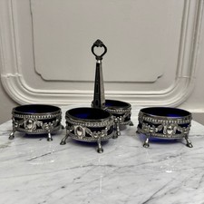 Quatre salières en argent