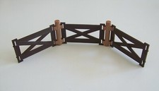 PLAYMOBIL (P357) SAFARI - 7.5cm barriers & posts enclosures Oambati station 4826