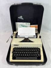 Machine à écrire Erika 100