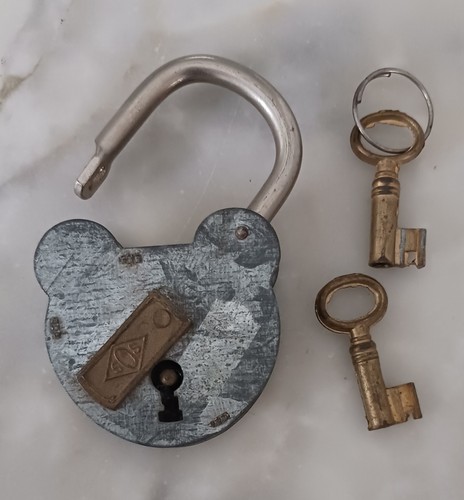 Ancien cadenas oreilles de - cadenas,