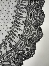 DENTELLE ANCIENNE - VOILETTE