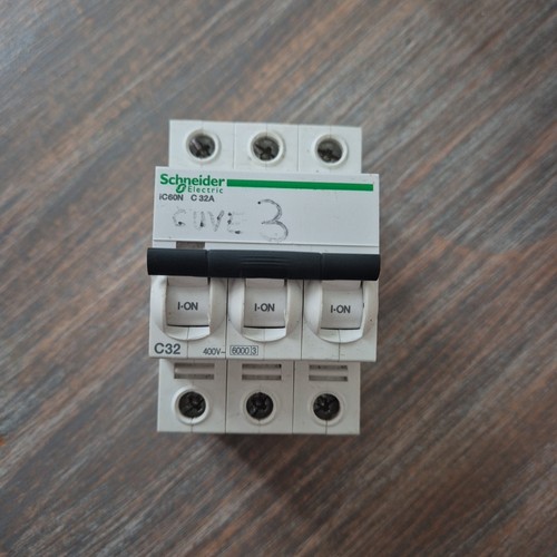 Disjoncteur ic60n c32a - ic60n, 3p