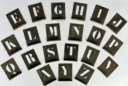 Lettres pochoirs anciens - pochoirs,