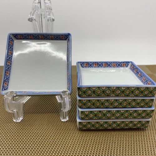 Petites assiettes carrées