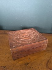 Ancienne Boîte En Bois Gravé