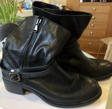 Bottes italiennes en cuir noir