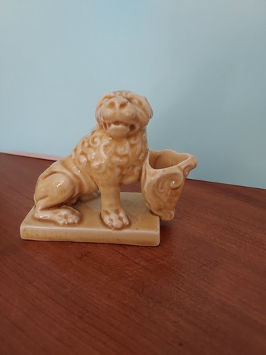 Ancien lion porte - lion, cure