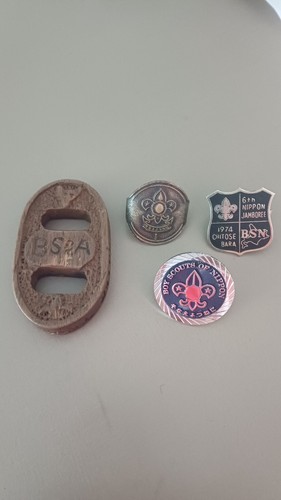 Lot insignes métal bois - ou,