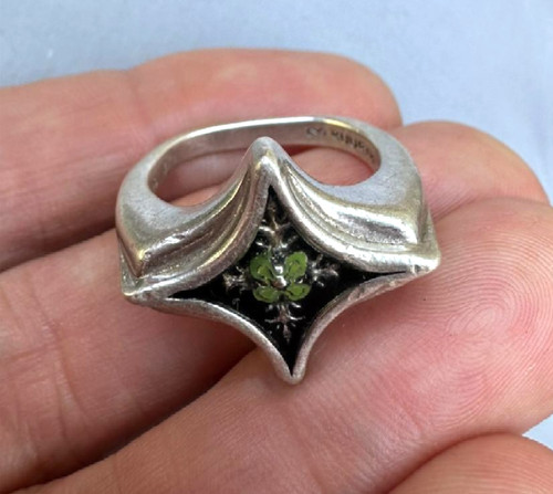 Grosse bague style gothique - grosse,