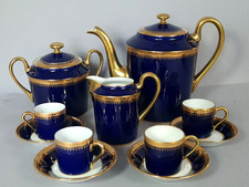 Service à café porcelaine doré sur fond bleu de four Limoges 4 tasses, etc. C603