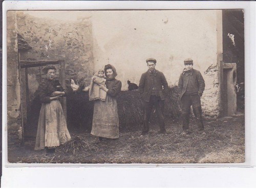 Montsoult personnages poules - montsoult:, personnages,