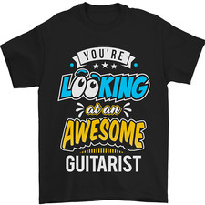 Regardant Un Super Guitariste T-Shirt Pour Homme 100% Coton