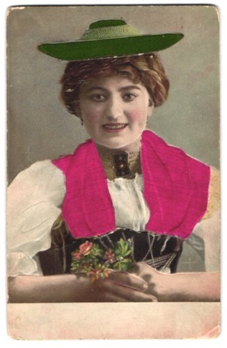 Carte postale gaufrée - , en