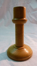 Bougeoir en bois ciré -