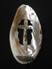 Ancien BÉNITIER en COQUILLAGE DE NACRE à Suspendre Christ en Croix