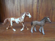 LOT CHEVAUX SCHLEICH ETALON 2006 ET POULAIN D 73527 2003 A SAISIR
