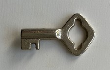 petite cle ancienne de meuble