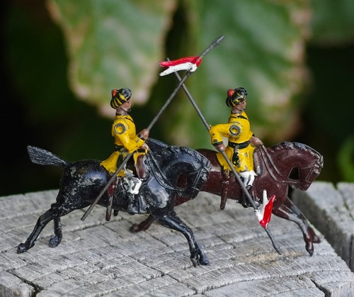 Vintage lead figurines - lead,