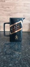 Beau pichet Johnnie Walker en céramique noire Setton Pottery 17 cm