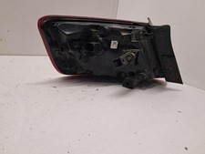 Feu arriere principal droit