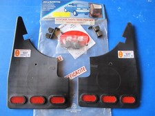 Jeu de bavettes arrière avec