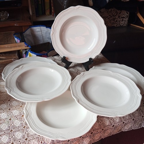 Assiettes creuses blanches - assiettes,