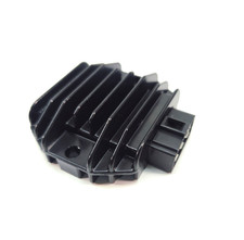 Régulateur de tension pour