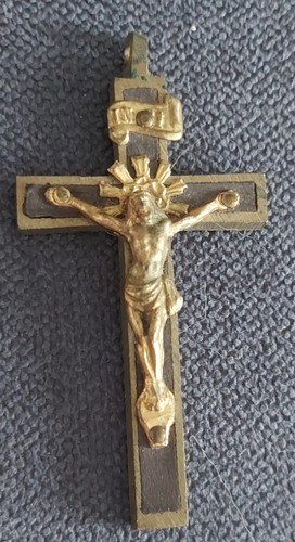 Ancien pendentif crucifix
