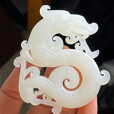 China Natural Old Jade Carving Flying Dragon Pendant Collection Lucky Ornament