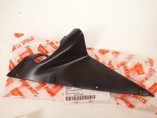 Cache latéral droit origine