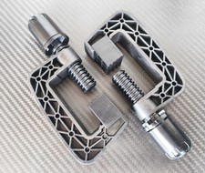 Pince de fixation noire du