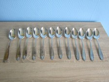 12 cuillères en métal