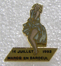 Pin's MARILYN MONROE DRESS