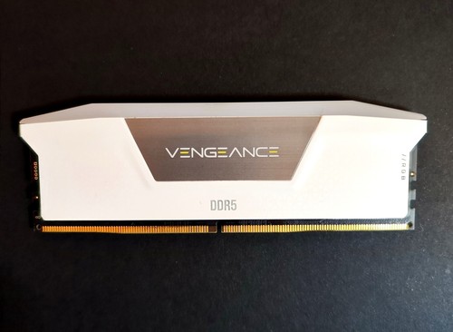 Ram corsair vengeance - vengeance®, rgb