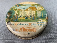 Ancienne boite tôle pub