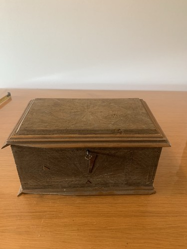 Ancien coffre bois fermant - ancien,