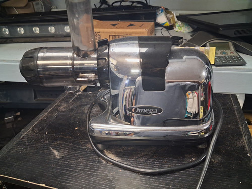 Omega masticating juicer - masticating,