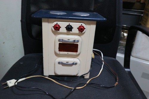 Ancienne petite cuisiniere - petite,