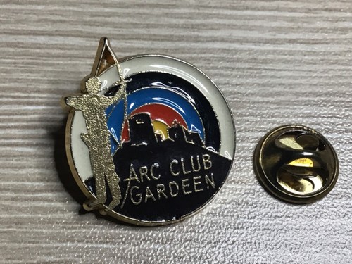 Pins arc club gardéen signé - pins,