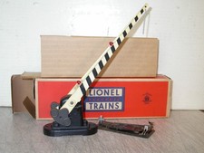 Lionel O 027 No.  252 Postwar Lighted Crossing Gate with 145C Box Insert Works