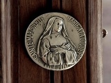 Bijoux Fantaisie -Vintage Médaille De Berceau Métal Argenté - Sainte Marguerite 