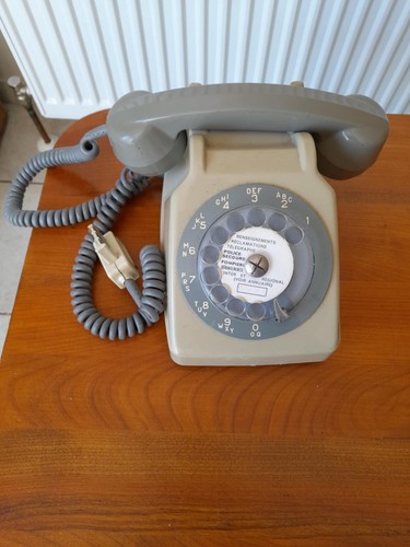 Ancien téléphone cadran - ancien, à